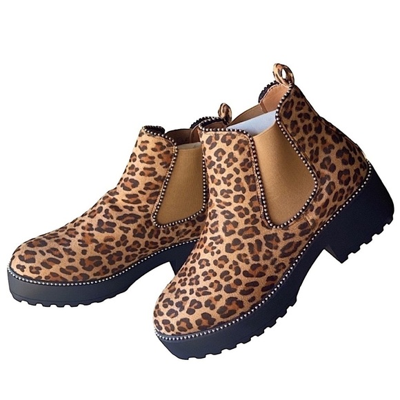 Chelsea Studded Animal Print Leopard Slip-on Platform Lug Booties Size 11 NWT - Picture 2 of 9